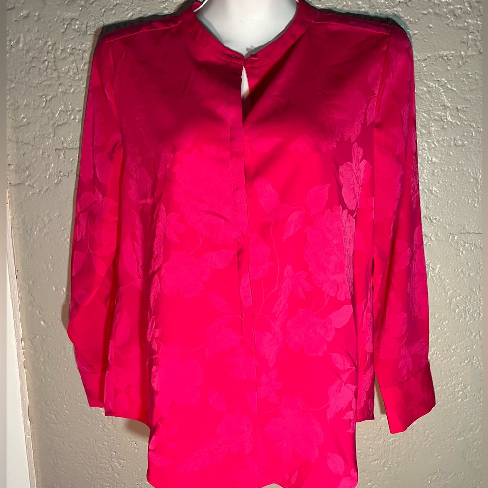 Chico’s floral jacquard hot pink blouse, NWT, size 8/10